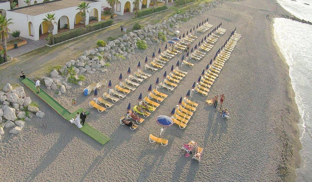 Hotel Club La Playa - Veduta aerea della spiaggia dell'Hotel Club La Playa a Marina di Patti