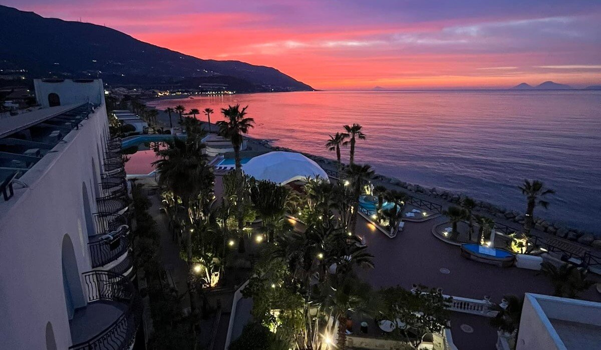 Hotel Club La Playa - Spettacolare tramonto sulla Marina di Patti in provincia di Messina