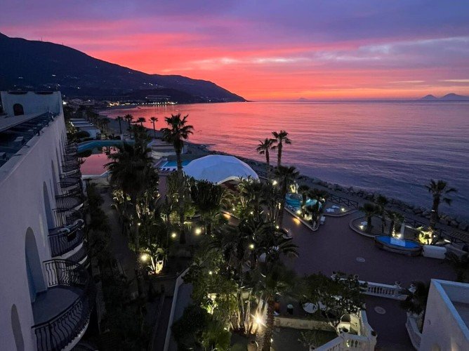 Hotel Club La Playa - Spettacolare tramonto sulla Marina di Patti in provincia di Messina