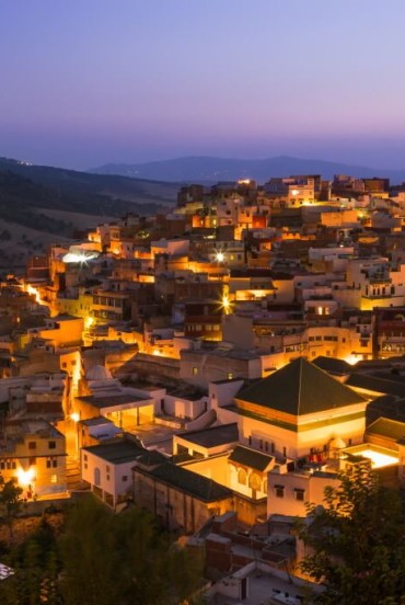 Moulay Idriss città sacra del Marocco vista al crepuscolo