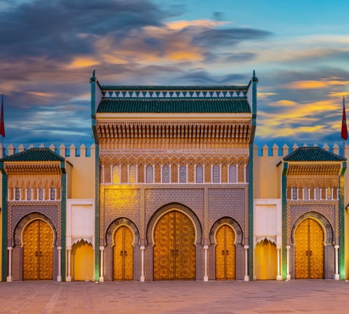 Una vecchia strada di Fes, capitale storica della cultura del Marocco