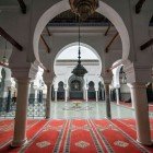 Veduta degli interni del Mausoleo Mouday Idriss II a Fes in Marocco