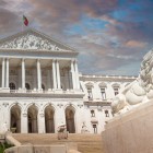 Il Palácio de São Bento, una magnifica costruzione neoclassica nella freguesia di Estrel nel centro di Lisbona, è la sede del Parlamento portoghese