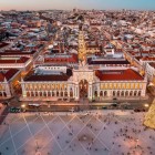 La Praça do Comércio è situata nella città di Lisbona, in Portogallo vicino al fiume Tago