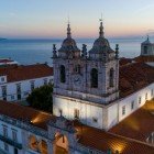 Vista della Cattedrale di Nossa Senhora da Nazarè (Nostra Signora di Nazarè) situata nel quartiere di Sítio nel comune di Nazarè in Portogallo