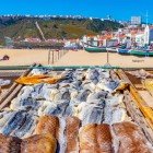 Particolare dell'essicazione del pesce  sulla spiaggia di Nazarè in Portogallo