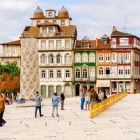 Piazza Toural nel centro storico di Guimarães, Portogallo la sua architettura è stata dichiarata Patrimonio dell'Umanità UNESCO