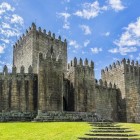 Castello di Guimarães costruito nel medioevo (X secolo) per ordine di Mumadona Dias