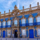 Palácio do Raio, conosciuto anche come "Casa do Mexicano" è uno storico e scenografico edificio di Braga, in stile barocco e dalla particolarissima facciata blu, fu fatto costruire da un ricco commerciante e Cavaliere dell'Ordine di Cristo