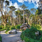 Un sentiero escursionistico nel Parco Naturale Nazionale a Sintra in Portogallo