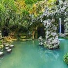 Dettaglio dei giardini del Palácio da Regaleira una villa con una tenuta di 5 ettari con giardini e cascate