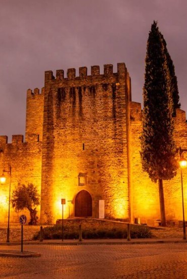 Castello gotico trecentesco di Alter do Chão nella regione dell'Alentejo 