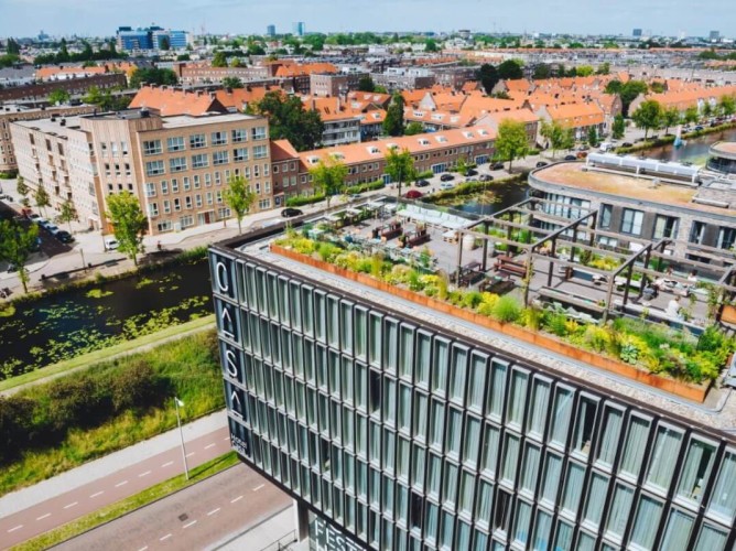 Hotel Casa Amsterdam - Vista della struttura e del roof garden