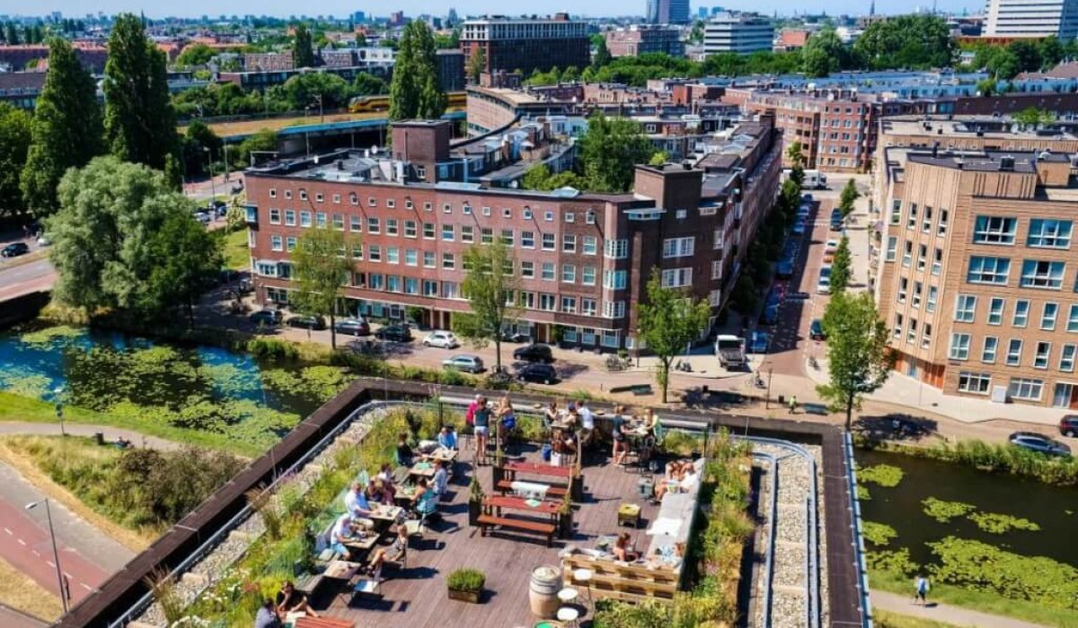 Hotel Casa Amsterdam - Il Rooftop Bar GAPP che nello slang di Amsterdam significa Amico dell'Hotel Casa Amsterdam è situato all'ottavo piano con vista su Mokum