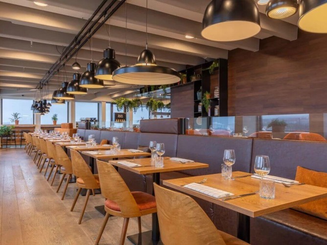 Leonardo Hotel Amsterdam Rembrandtpark - Al Ristorante Flor17 viene proposto un menu è vario e stagionale, una particolare attenzione viene data ai prodotti di provenienza locale