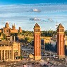 Plaça d'Espanya è una delle piazza più iconiche di Barcellona, fu costruita da Josep Puig e Guillem Busquets durante i lavori per l'Esposizione Universale del 1929