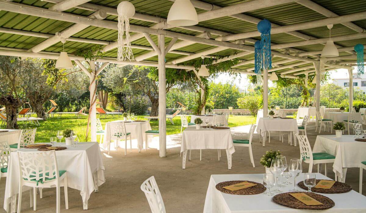 Hotel Park Victoria - Gazebo Bistrot immerso nell'uliveto della struttura