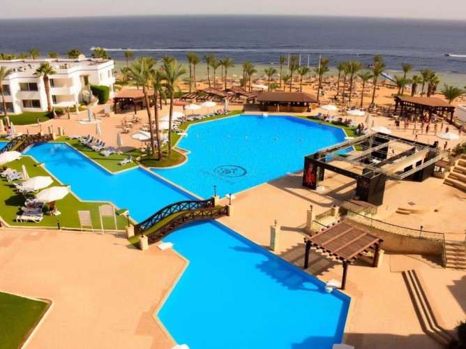 Queen Sharm Resort - Queen Sharm Resort veduta dal drone del parco piscine della struttura