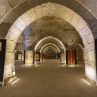 Il Caravanserraglio di Sultanhani presenta un'architettura imponente fortificata in pietra